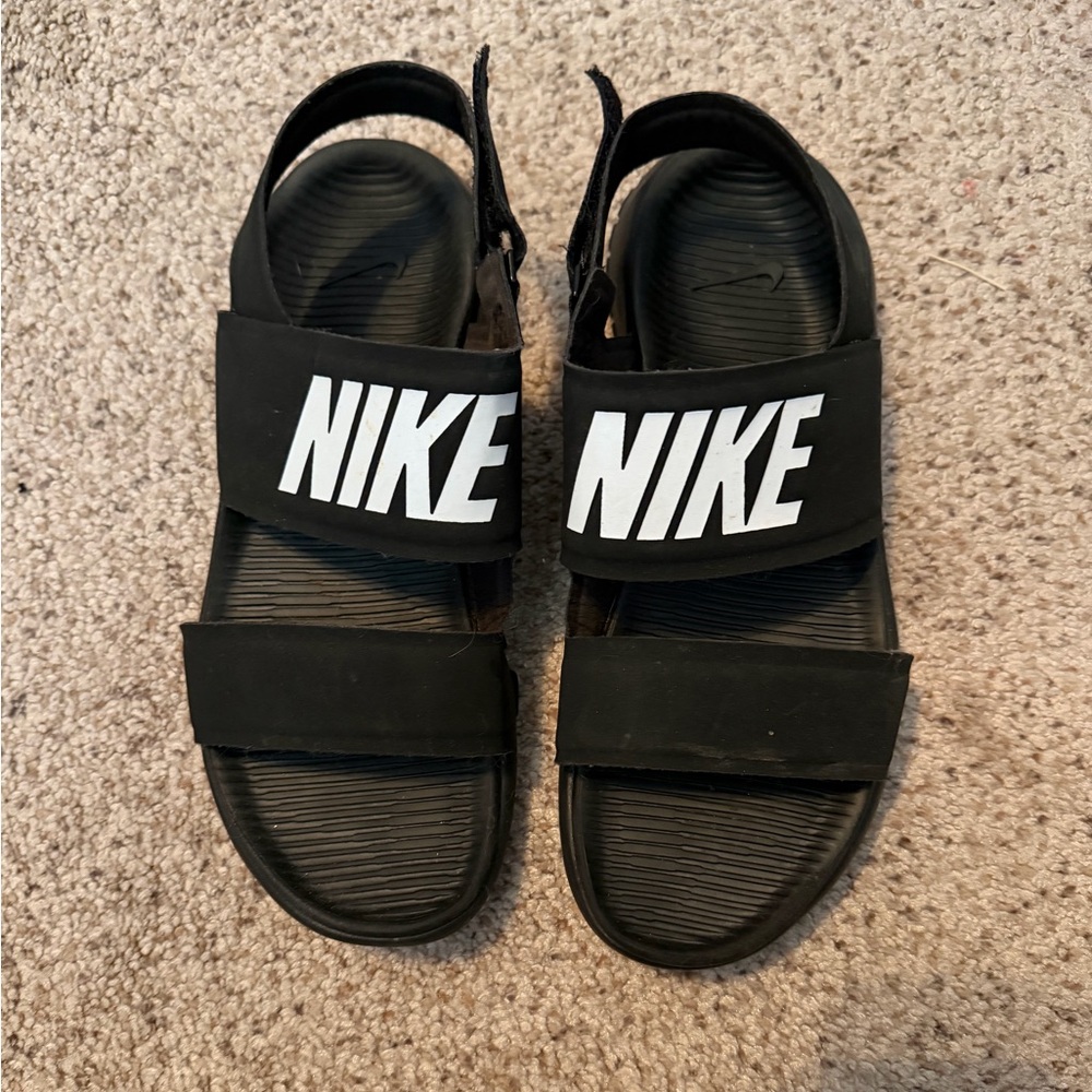 Nike Women’s Black Tanjun Sandals